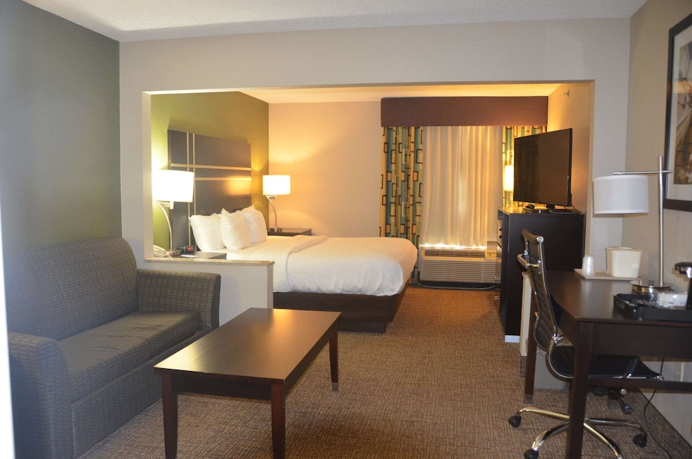 Suite, Non Smoking - Photo 1