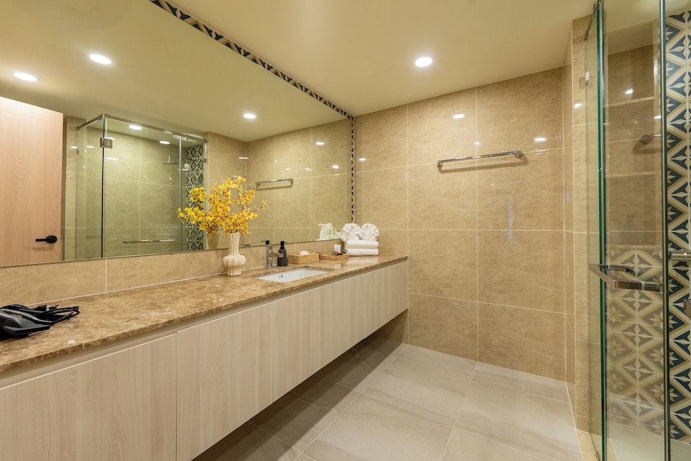 1 Bedroom Suite - Photo 12