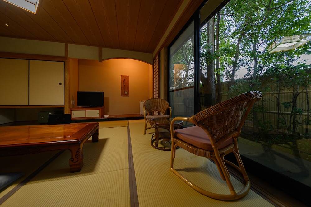 Japanese Style with Bath Made of Rocks, Non Smoking photo 3