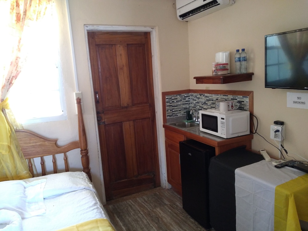 Standard Single Room, 1 Queen Bed photo 1