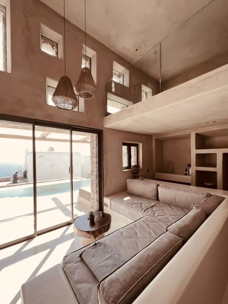 Suite, 1 Bedroom, Private Pool, Pool View