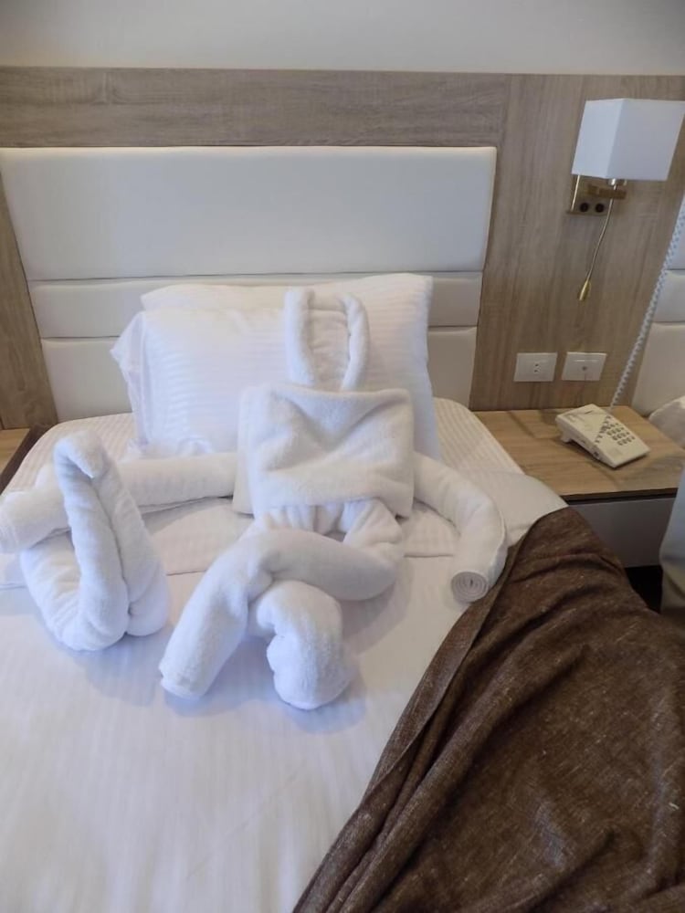 Double or Twin Room, Sea View - Photo 8