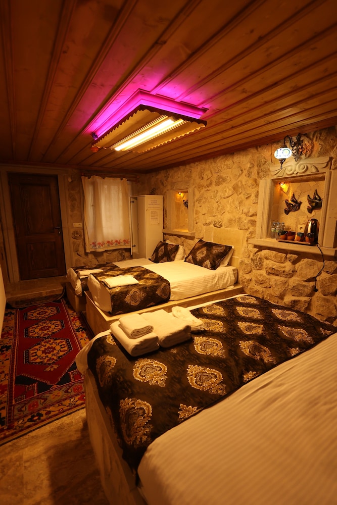Family Room - Photo 2
