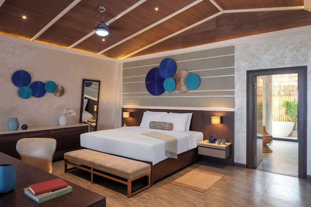 Junior Beach Pool Suite photo 2