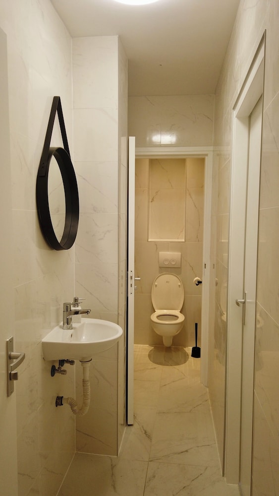 1 bed in Standard Shared Dormitory (8 people), Air conditioning photo 3
