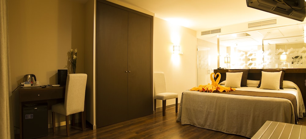 Premium Double Room, Jetted Tub (519520) - Photo 10