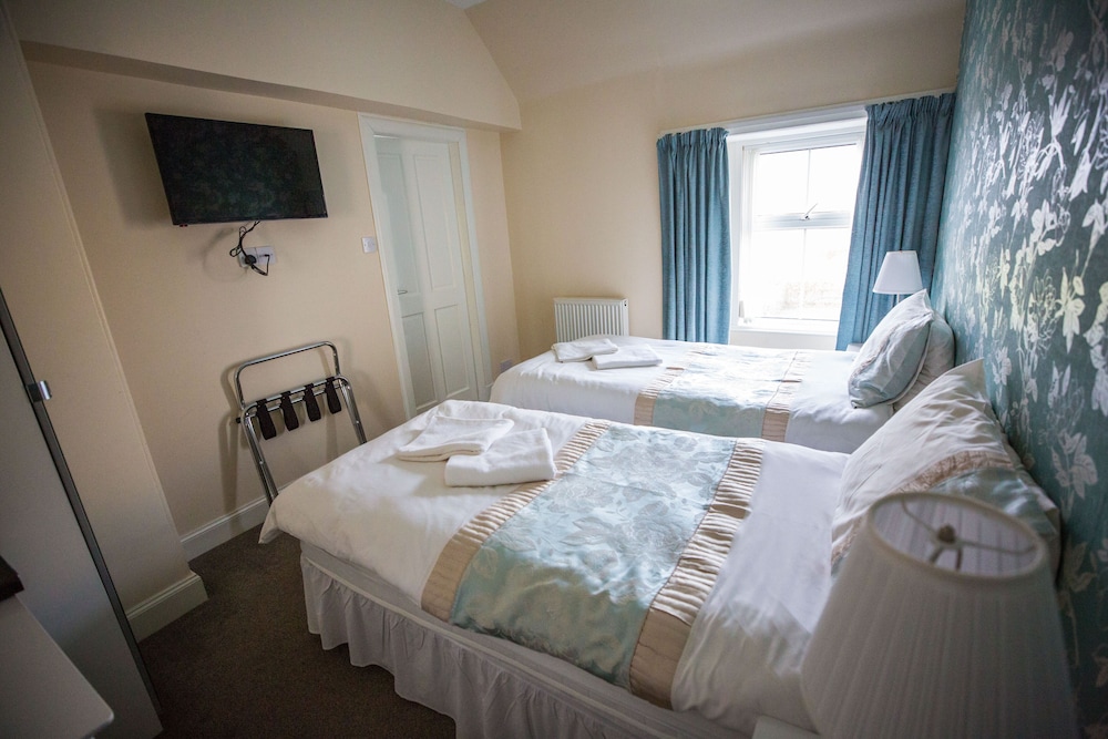 Twin Room - Photo 3