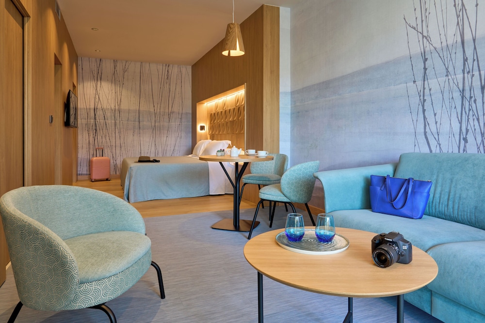 Junior Suite con Jacuzzi y Terraza con vista Piscina - Photo 1