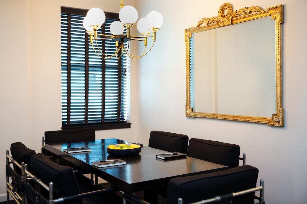 Suite (Belltown)