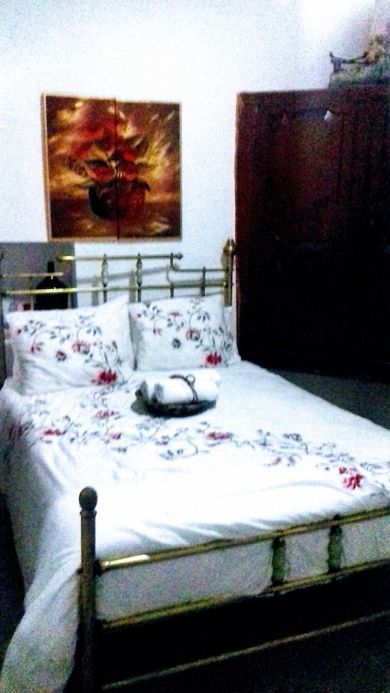Traditional House, 2 Bedrooms, Valley View photo 3