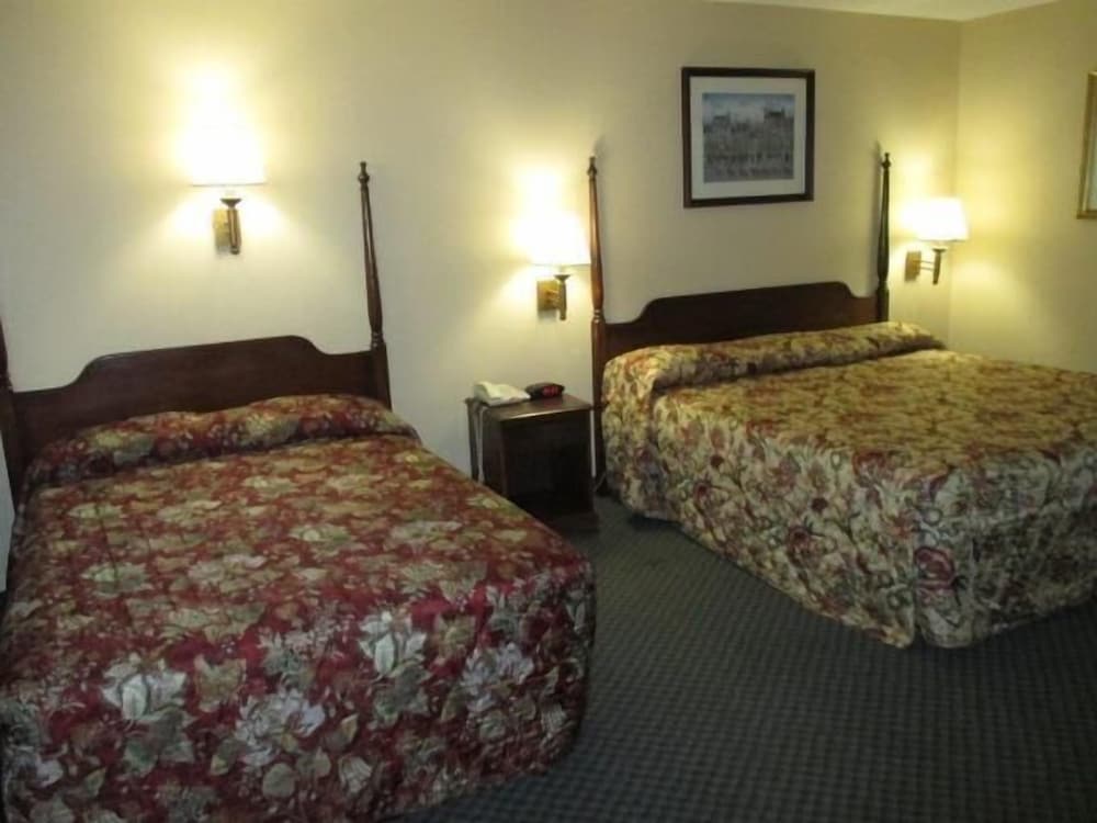 Room, 2 Queen Beds, Non Smoking photo 2