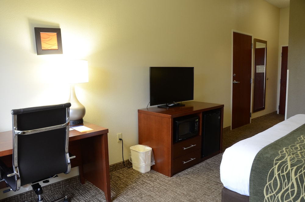 Suite, 1 King Bed with Sofa bed, Non Smoking - Photo 2