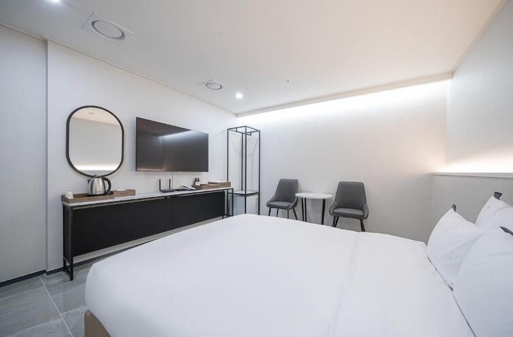 Standard Double Room, City View photo 2