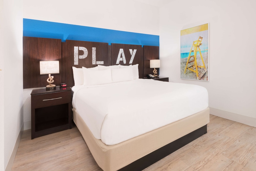 Suite, 1 King Bed with Sofa bed, Ocean View photo 2
