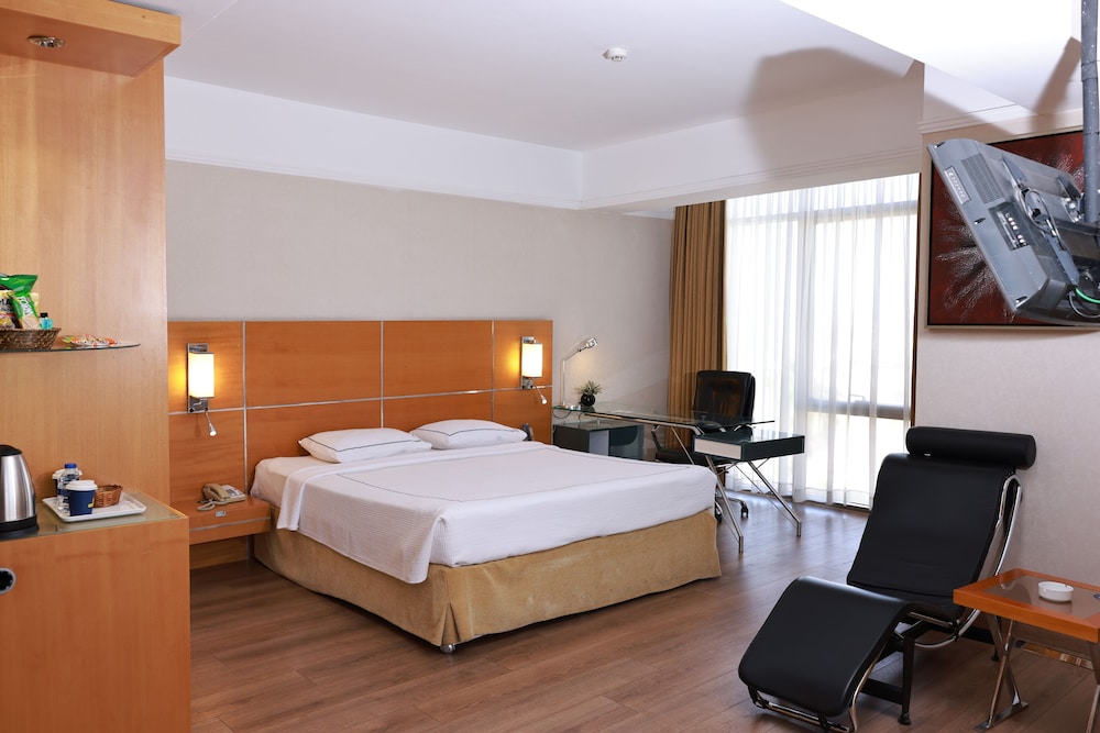 Comfort Room, 1 King Bed photo 1