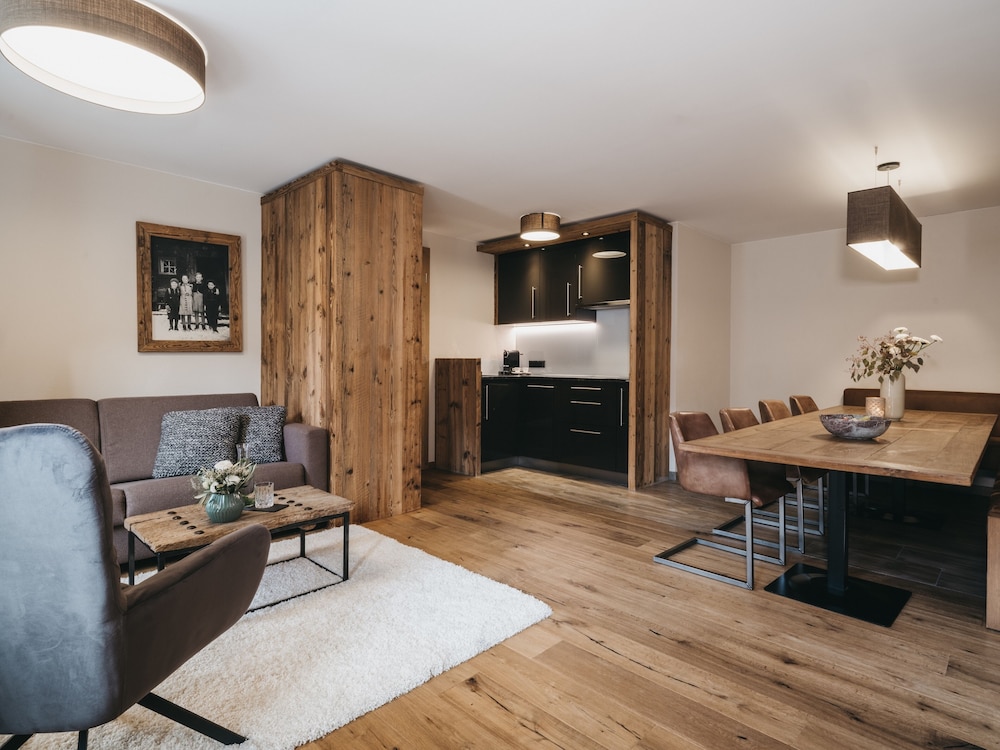 Drei Zimmer Apartment Deluxe mit Privater Sauna photo 1