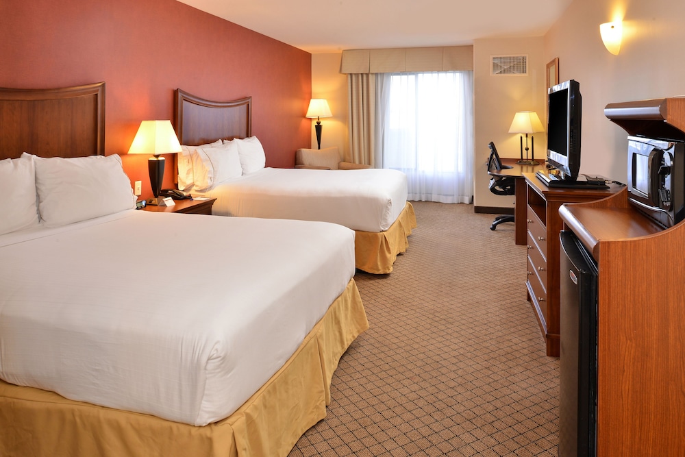 Standard Room, 2 Queen Beds - Photo 1