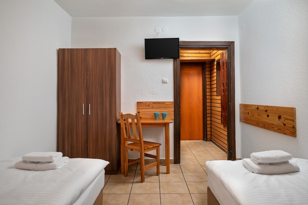 Standard Twin Room photo 2