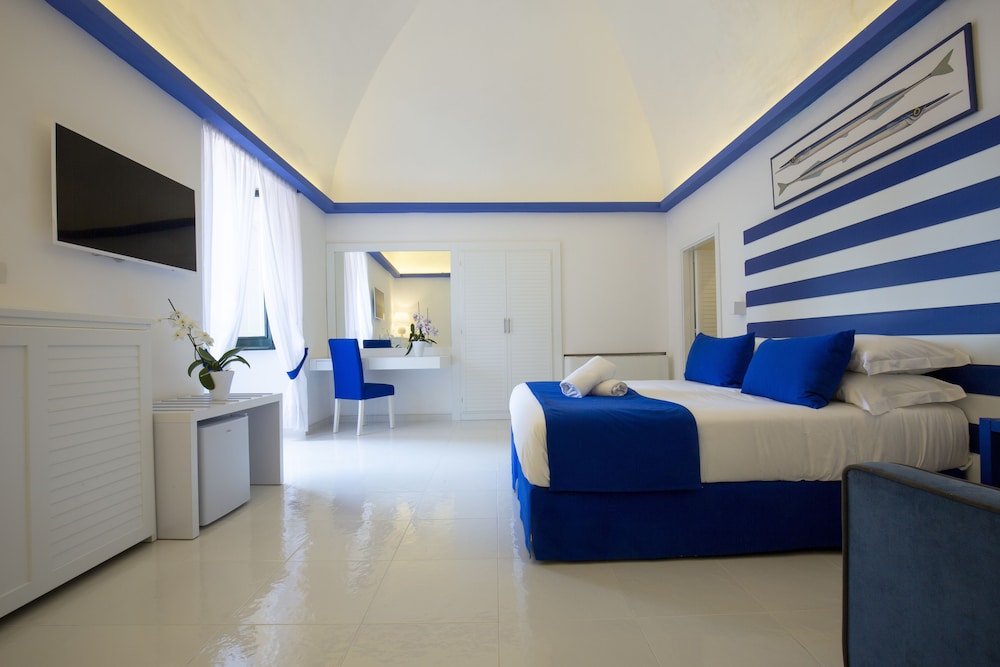 Superior Double Room, Balcony, Sea View - Photo 1