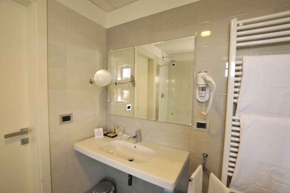 Superior Double Room Single Use - Photo 5