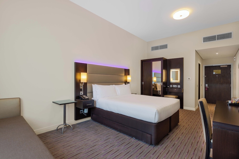 Standard Room, 1 Queen Bed, Non Smoking photo 2