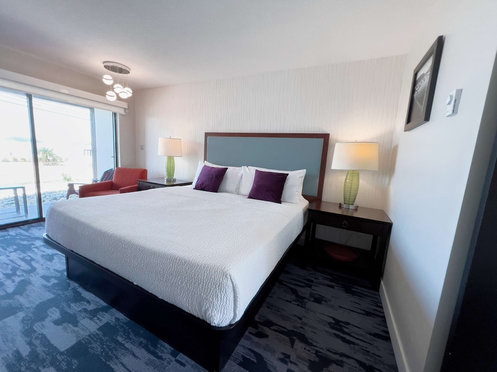 Ocean View Room, 1 King Bed (Sleeps 2) photo 3