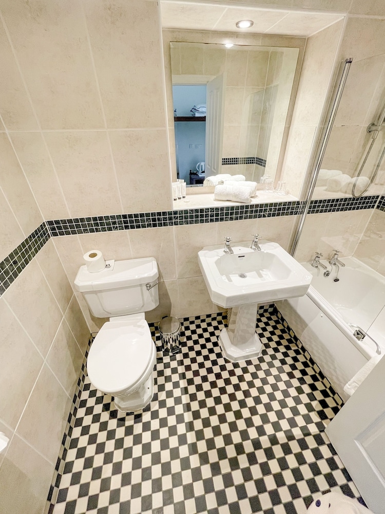 Executive Double Room - Photo 10