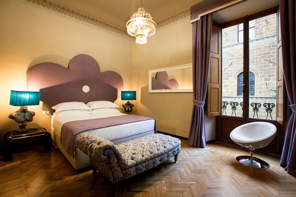 Luxury Apartment, Multiple Bedrooms, City View