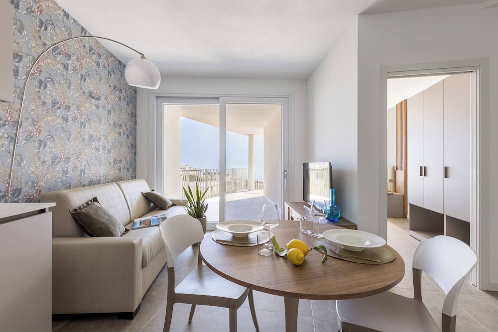 Premium Apartment, Balcony, Lake View