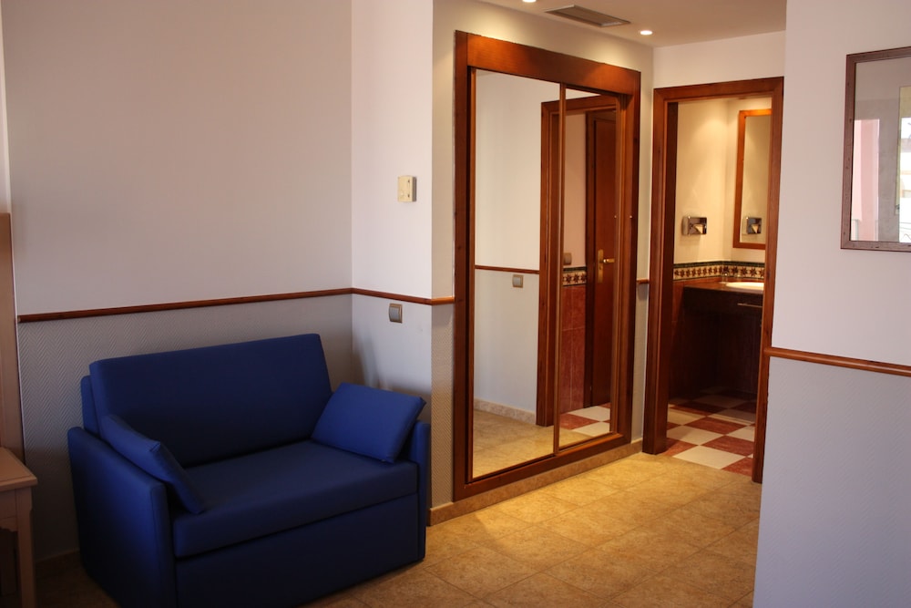 Duplex - Photo 2