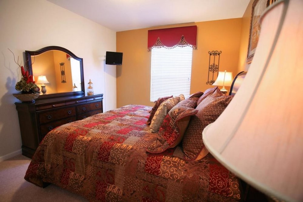 Condo, 3 Bedrooms, 2 Bathrooms