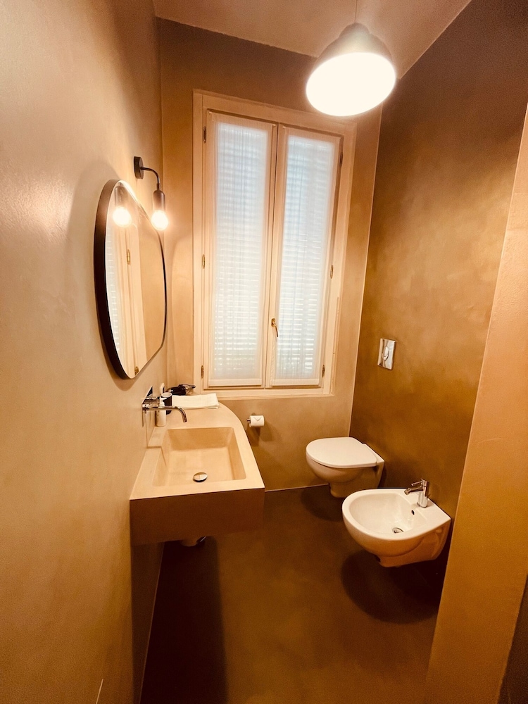 2 Bedroom Suite - Photo 5