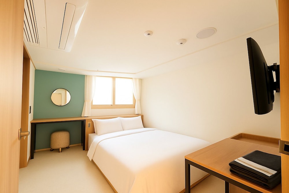 Deluxe Double Room, City View