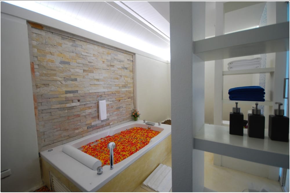 Ocean Pool Villa - Photo 9