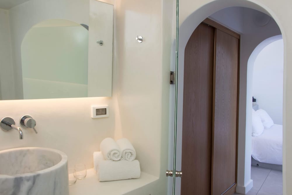 Suite, Pool View (Caldera View) - Photo 2