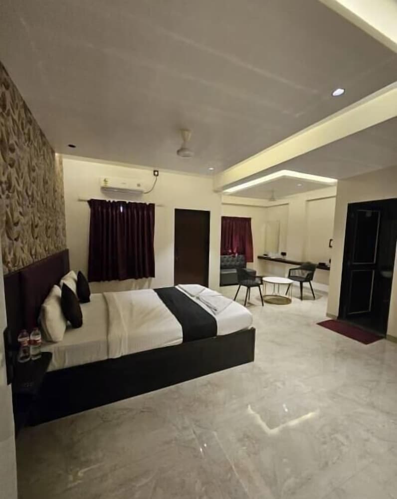 Superior Studio Suite, Balcony, City View