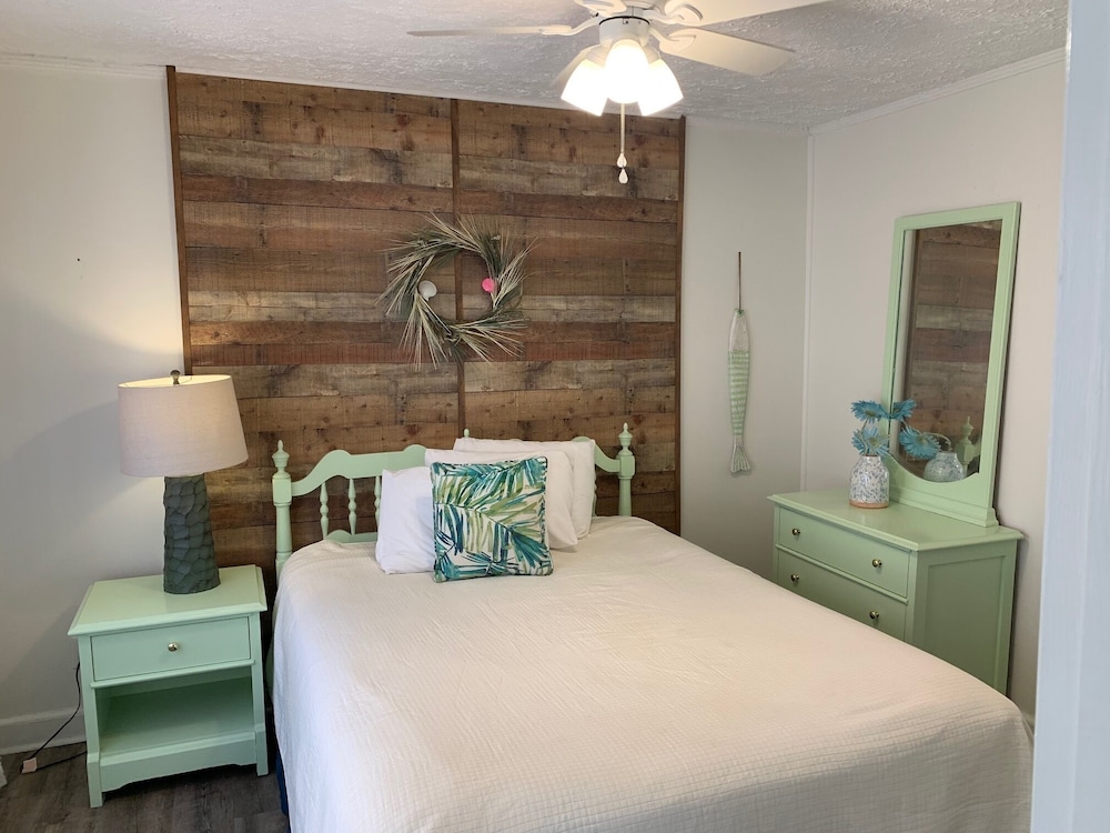 Palmetto Cottages, 2 Bedrooms, 1 Bath photo 3