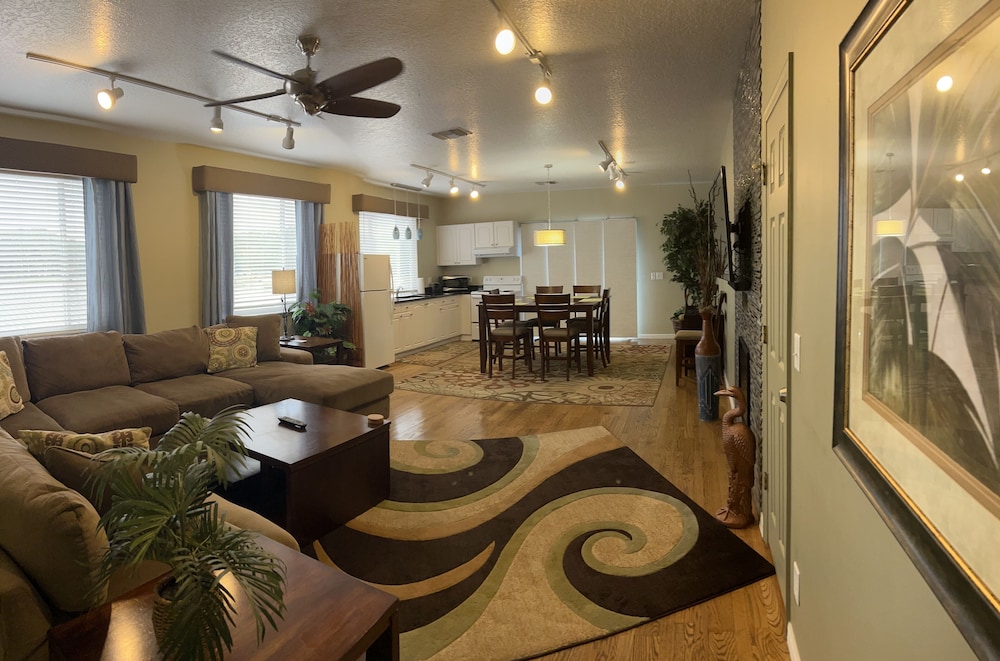 Signature Suite, 1 King Bed, River View (Captain'S Suite) photo 3