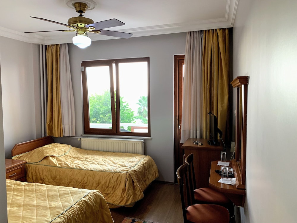 Standard Twin Room photo 3