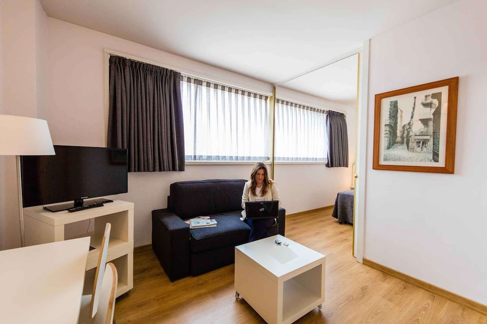 Aparthotel Atenea Barcelona — photo 110