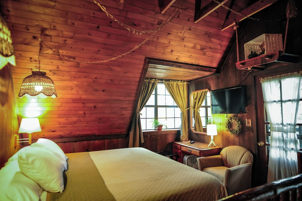 Cabin 4 photo 1