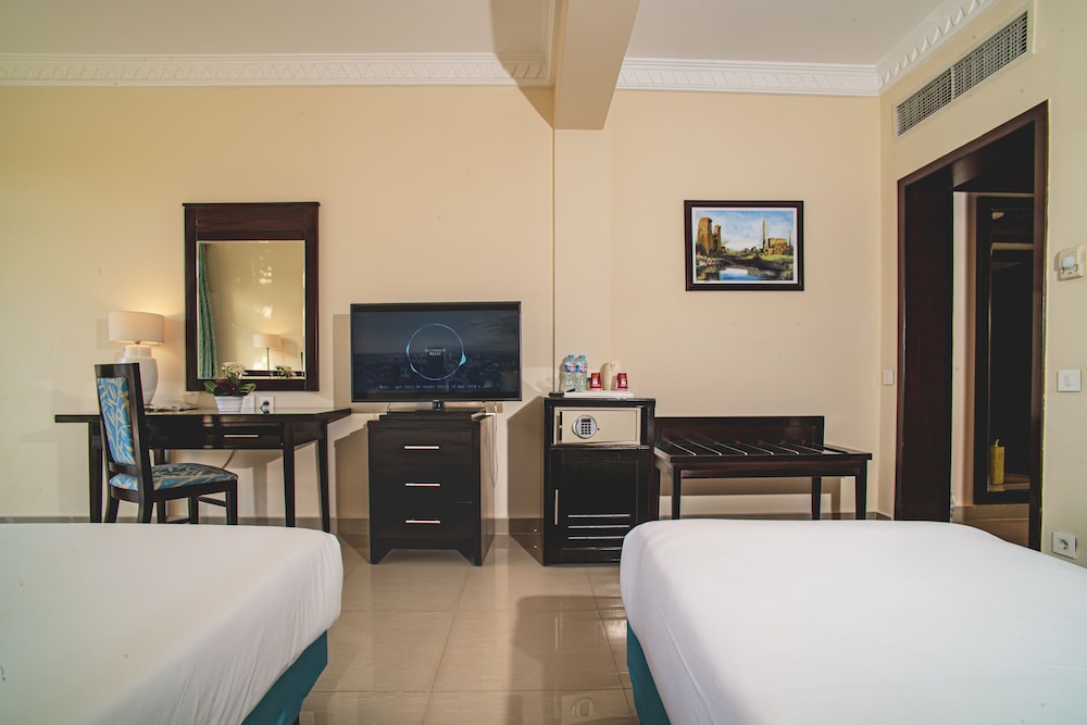 Standard Room, 3 Twin Beds, Garden View - Photo 1