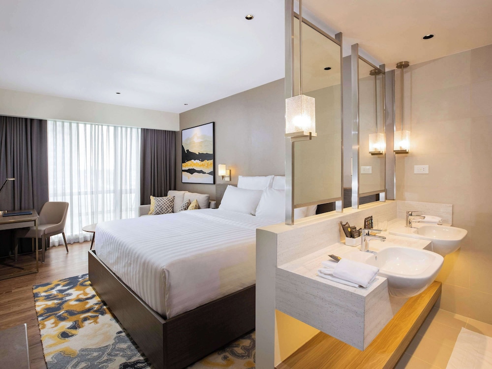 Standard Room, 1 King Bed, City View - Photo 5