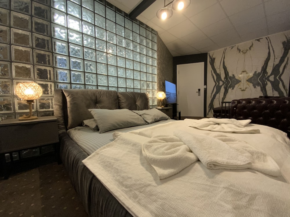 Luxury Studio Suite photo 1