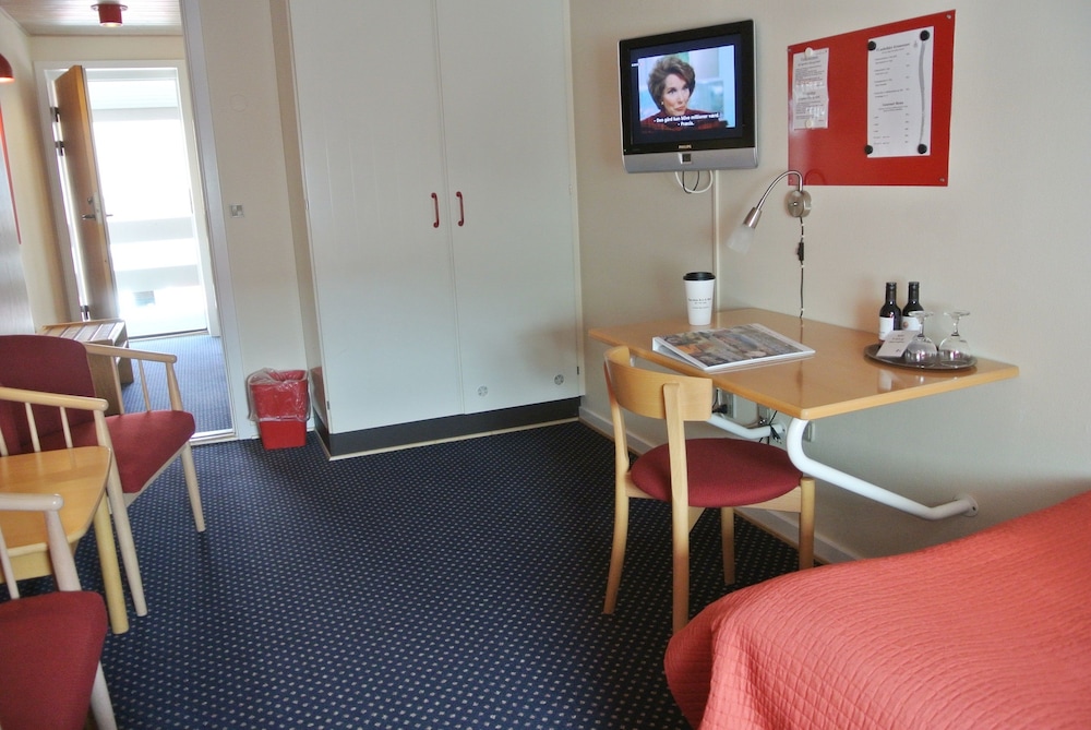 Standard Room photo 2