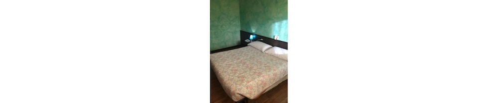 Standard Suite, Ensuite, Courtyard View (Camera Family) photo 2