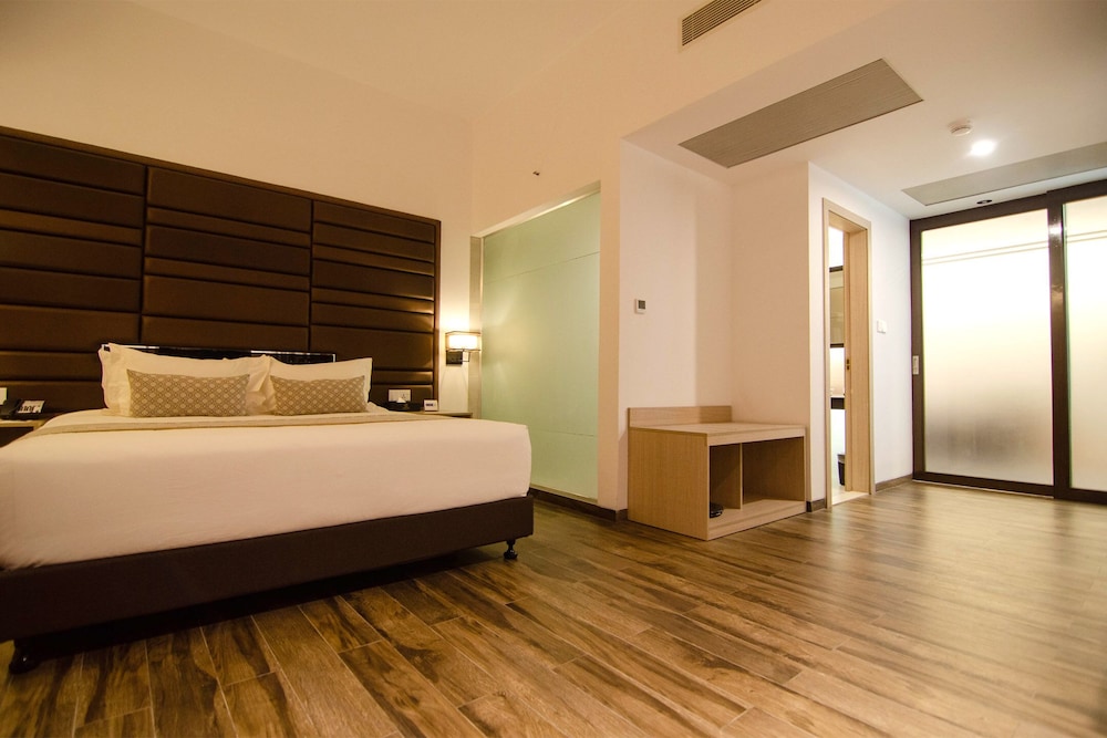 Junior Studio Suite, Lake View photo 2