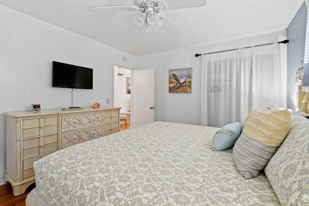 Apartment E photo 2