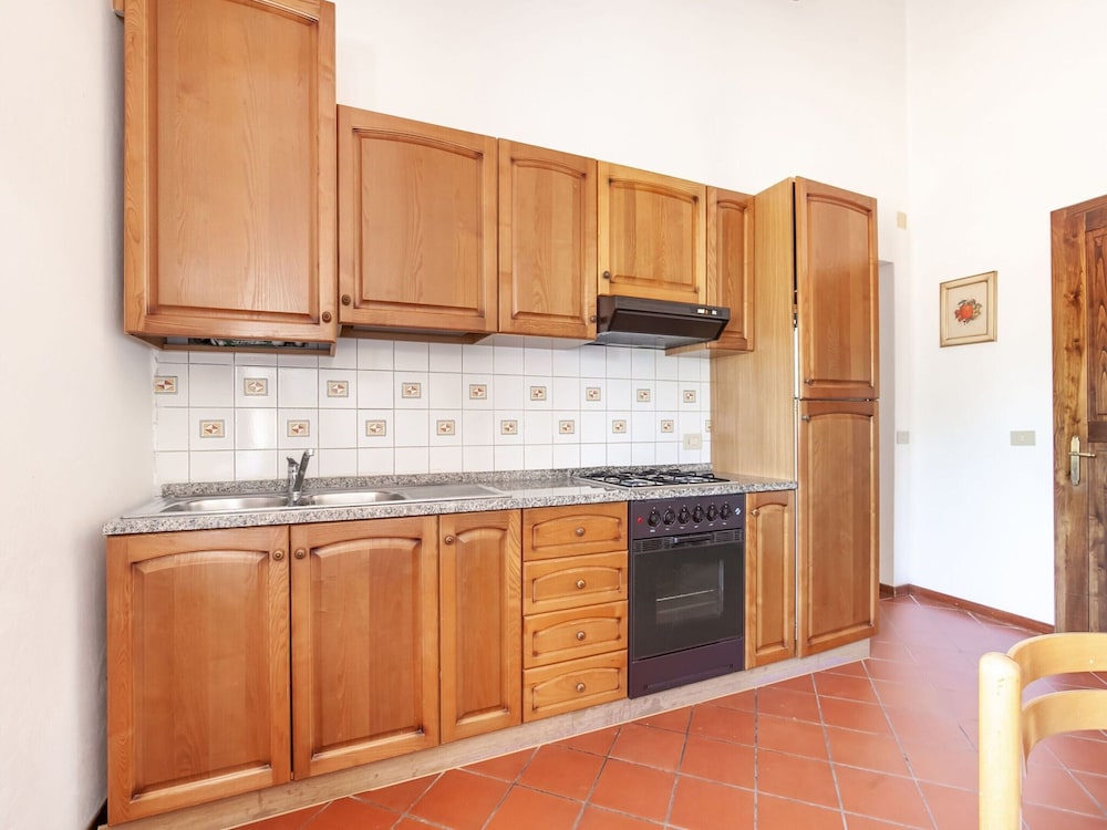 Classic Apartment, 2 Bedrooms photo 2