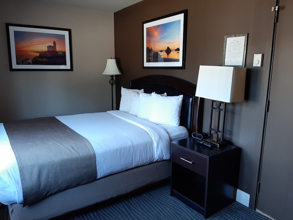 Standard Room, 1 Queen Bed (42 Walk In Economy - Non-Pet)